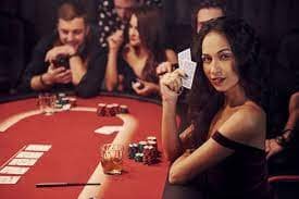 Live dealer tables di bandar toto